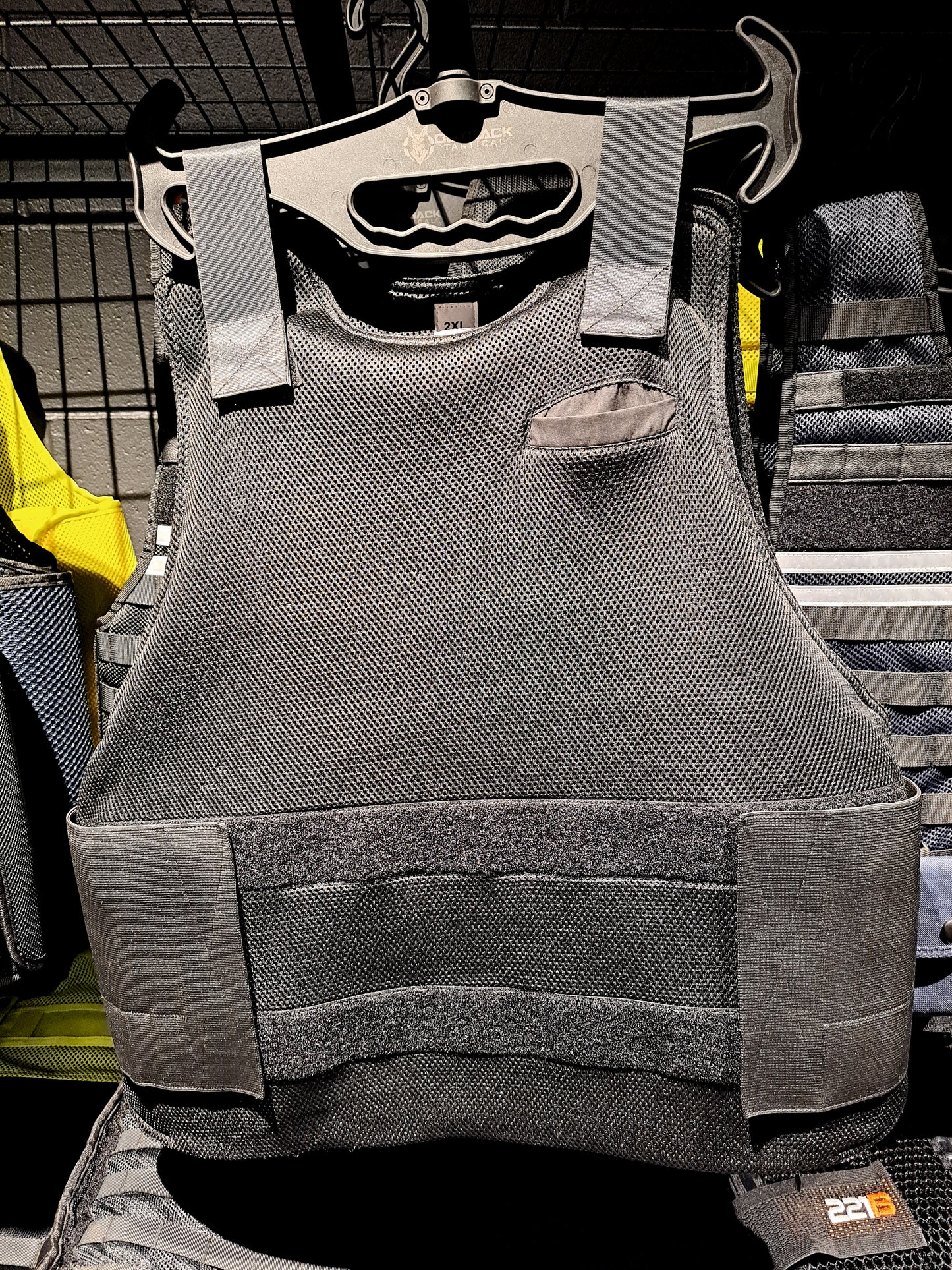 SIGNATURE COVERT STAB VEST WITH INTERGRATED SIDE PROTECTION