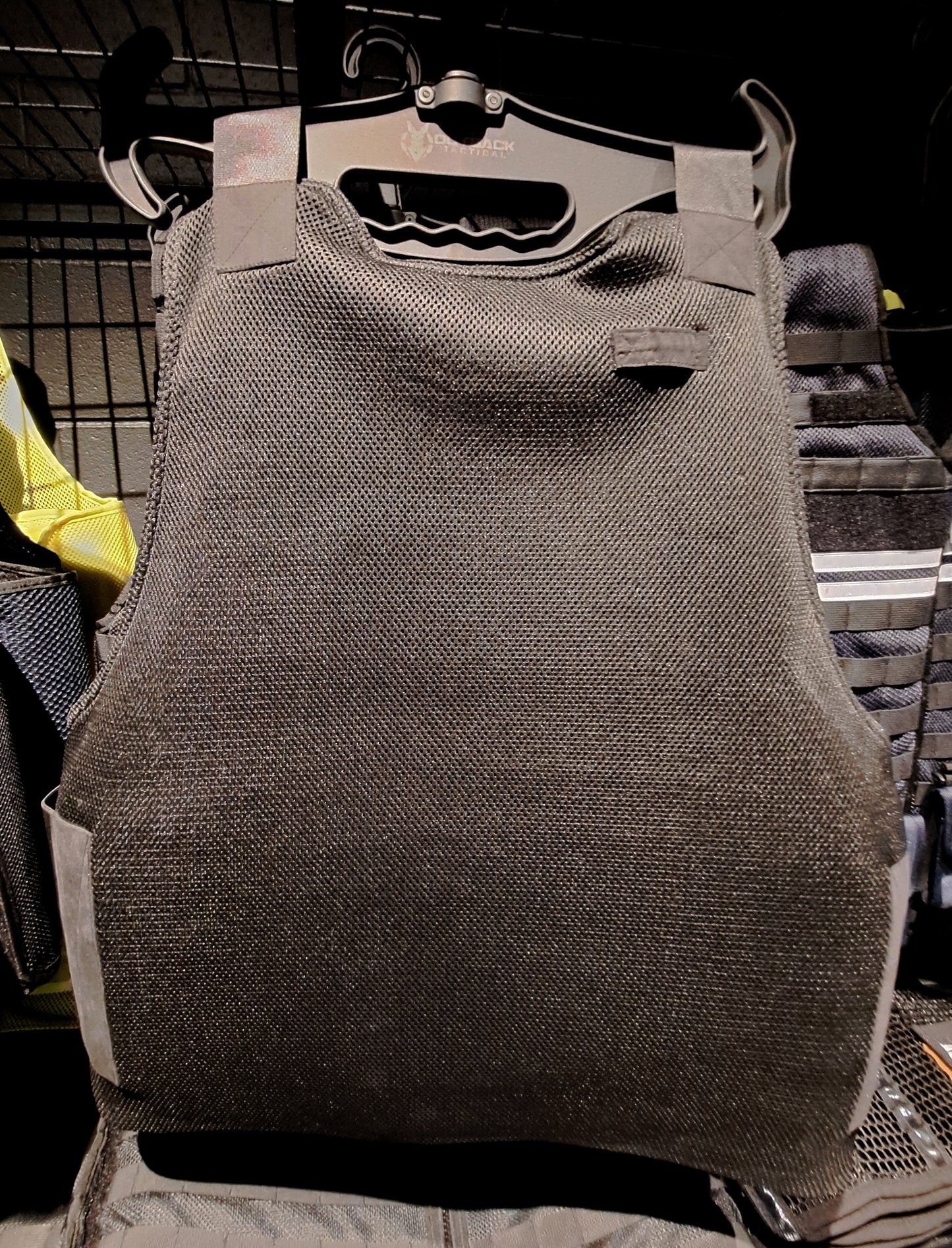 SIGNATURE COVERT STAB VEST WITH INTERGRATED SIDE PROTECTION